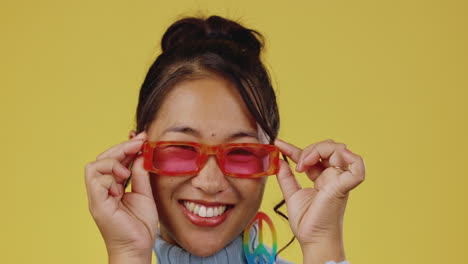 Sunglasses,-retro-and-fashion-with-asian-woman