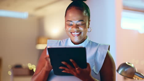 Smile,-business-and-black-woman-on-tablet