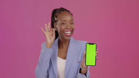 Black-woman,-phone-and-green-screen