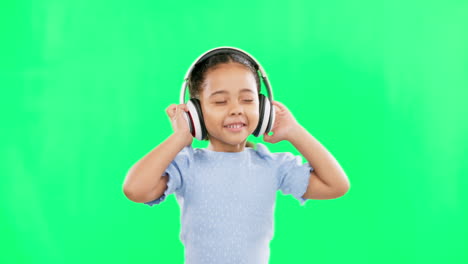 Green-screen,-music-and-dance-by-child-in-studio