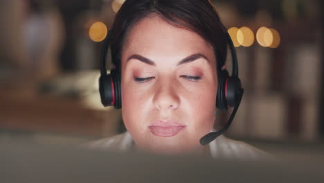 Call-center,-computer-or-face-of-woman-reading
