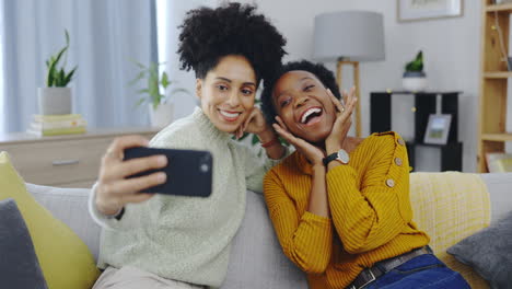Online,-selfie-and-friends-on-a-living-room-sofa