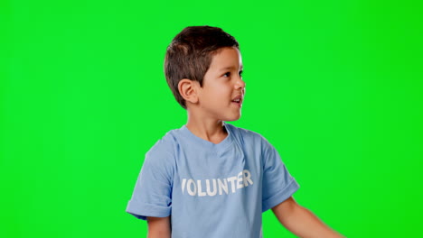 Zeigen,-Freiwilliger-Und-Modell-Mit-Kind-In-Grün