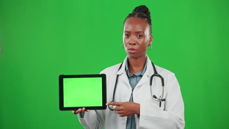 Médico,-Pantalla-Verde-O-Mujer-Negra-Seria