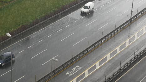 Rainy-highway-city-road-in-istanbul