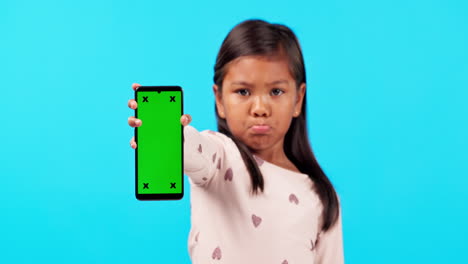 Telefon,-Grüner-Bildschirm-Und-Ein-Unglückliches-Mädchen-Auf-Einem-Blauen