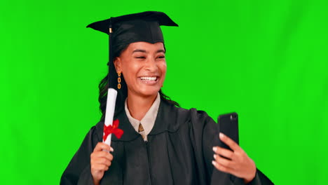 Mujer-Feliz,-Estudiante-Y-Selfie-Con-Certificado