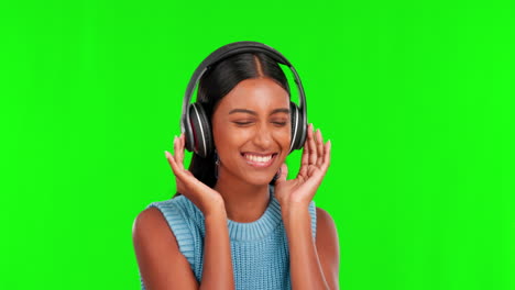Happy-woman,-headphones-and-dancing-to-music