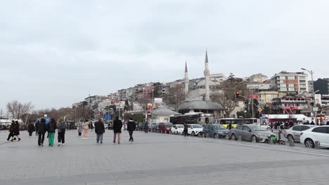 Turquía-Estambul-12-De-Enero-De-2023-Visitando-La-Mezquita-Del-Sultán-Mihrimah