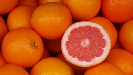 Fresh-grapefruits-display-for-sale