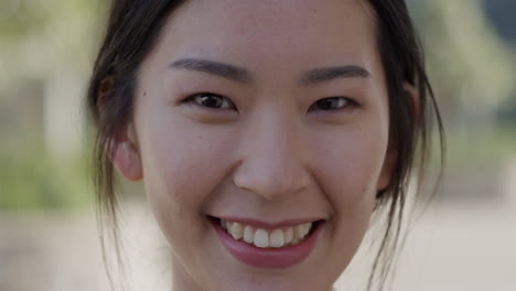 Portrait-beautiful-asian-woman-smiling-happy
