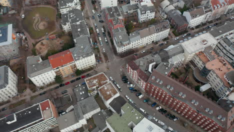 Luftaufnahme-Von-Straßen-In-Dichten-Städtischen-Häusern-Und-Apartmentkomplexen-In-Der-Hamburger-Innenstadt