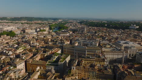 Aerial-view-of-buildings-in-historic-city-centre.-Palazzo-Montecitorio-seat-of-lower-house-of-the-Italian-Parliament.-Rome,-Italy